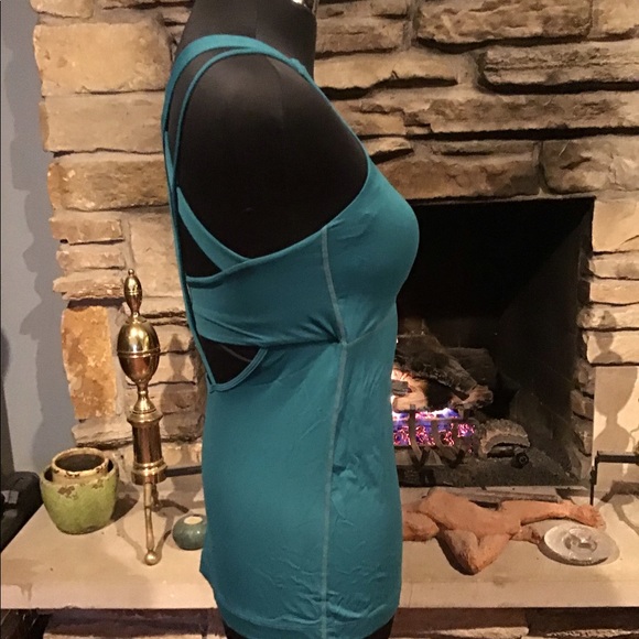 Gap Fit workout top - Picture 4 of 5